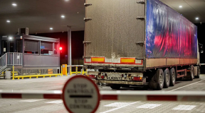 Минск сдался? Турчин заявил, что беларуские власти не будут конфисковывать литовские фуры