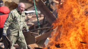 Чиновники на субботнике: Турчин строил, Караев сжигал, Кочанова от работы отлынивала