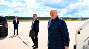 Фейгин: «Ну какая повестка между Путиным и Лукашенко, кроме войны, торговля картошкой что ли — что им обсуждать два дня?»