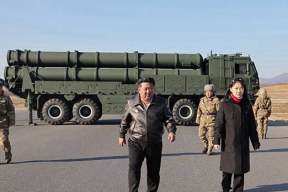 Ким Чен Ын назначил 13-летнюю дочь руководителем ракетного управления