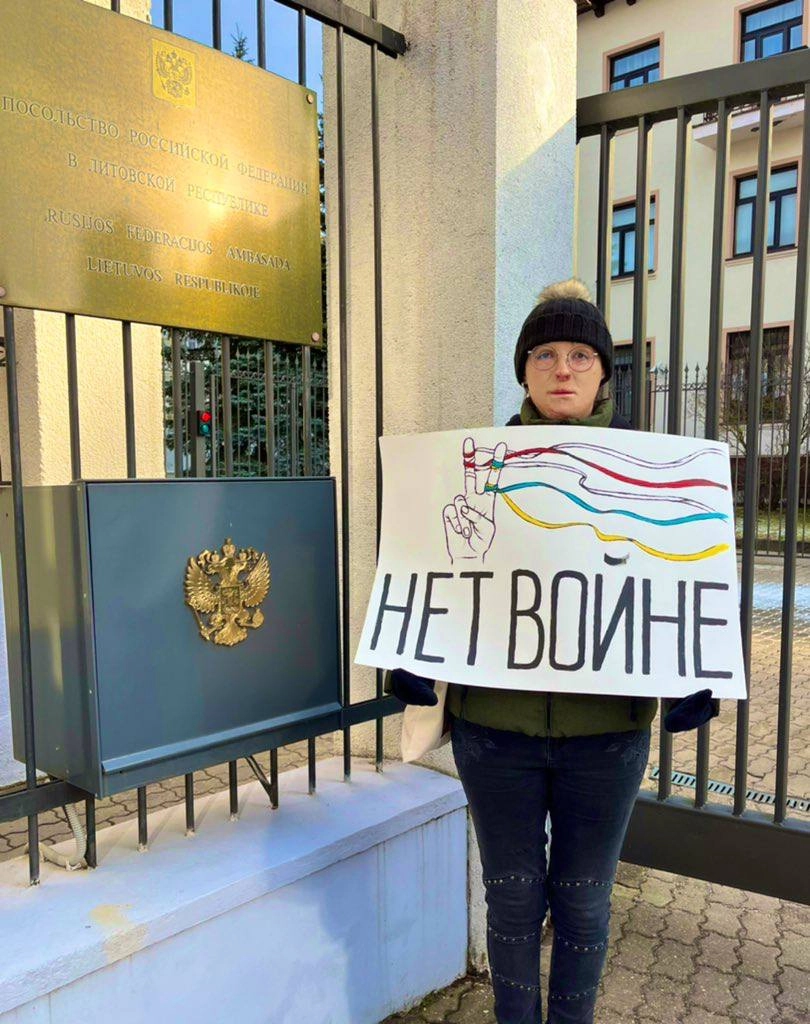 Квир-персона из Беларуси о стендапе, задержании, новой жизни